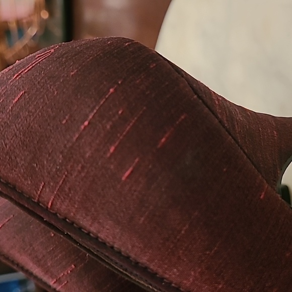 Burgundy red peeptoe heels with pink rhinstones and bows. - Picture 14 of 16